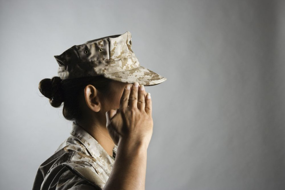 жени военнослужещи