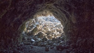 пещера магмени скали