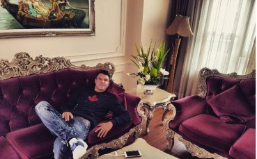 Божинов вдигна ранга... провъзгласи се за император