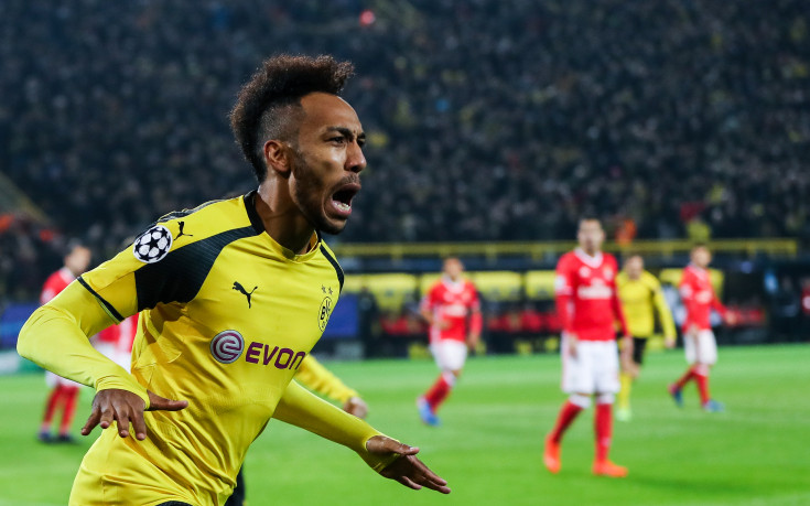 Обамеянг сложи себе си в идеалната 11-рка, но забрави Меси и Роналдо