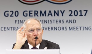 Шойбле иска отделен парламент на еврозоната