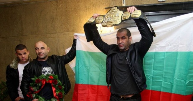 Българският боец Благой Иванов загуби от Дерик Люис във втория двубой от