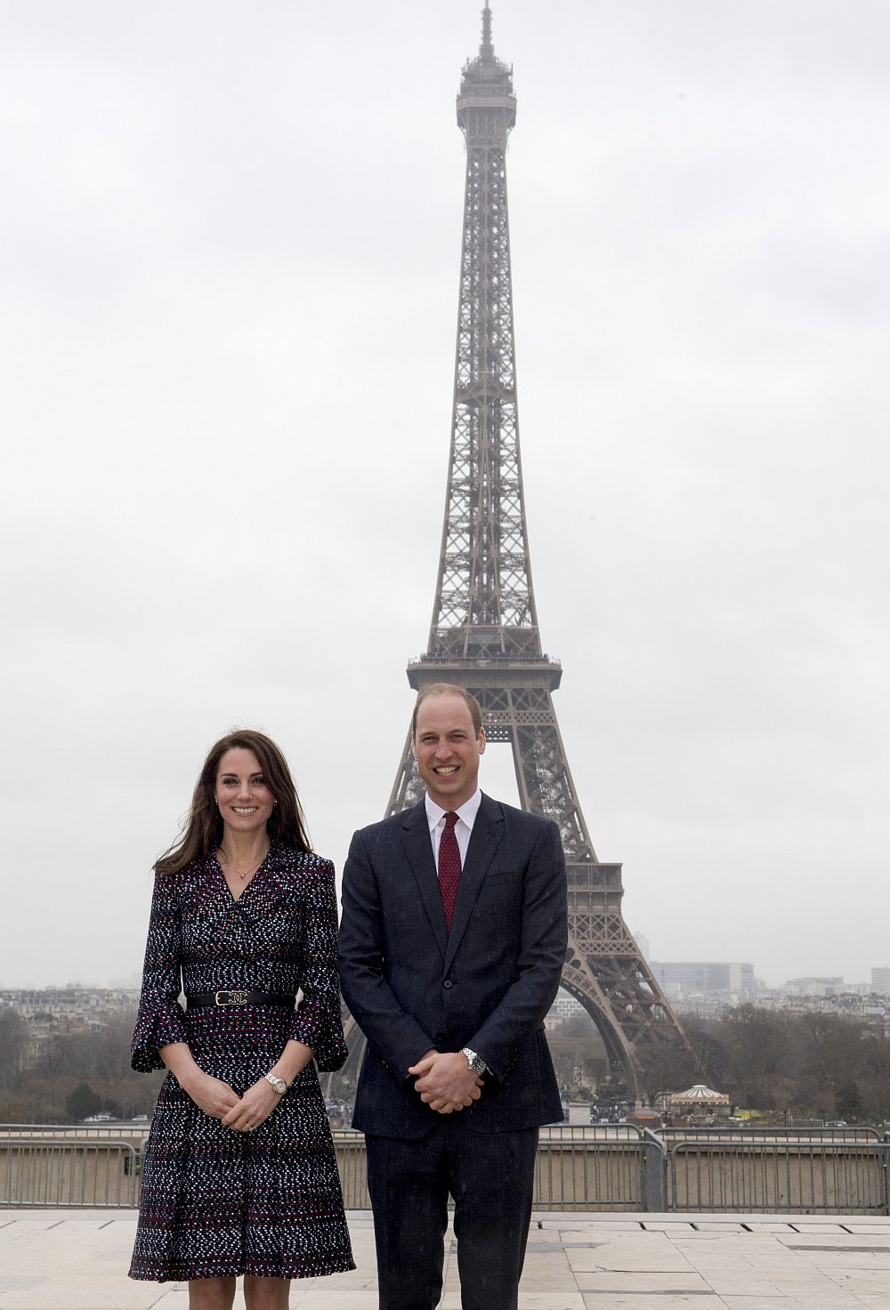 Херцогът и херцогинята на Кеймбридж принц Уилям и съпругата му Катрин бяха на официално двудневно посещение във Франция