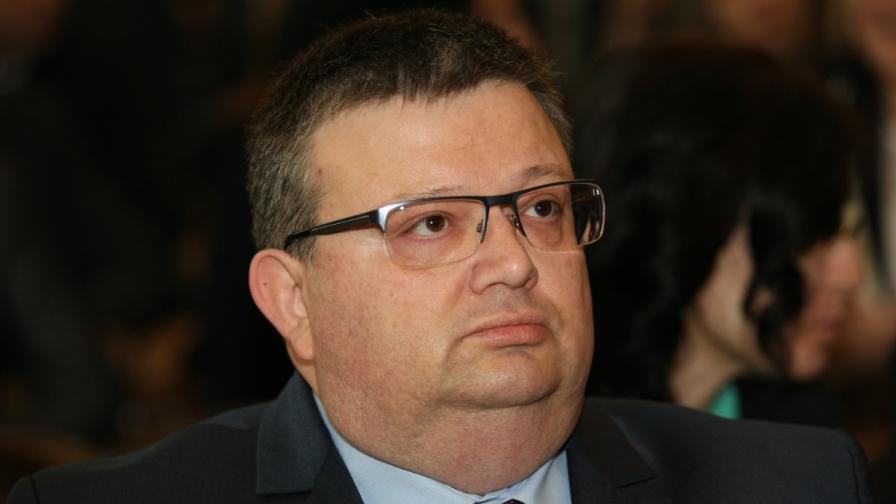 Цацаров: Срещата в ЦУМ не е нерегламентирана, няма регламент