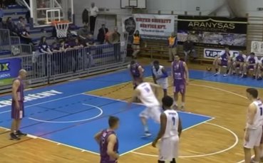 Такъв наказателен удар не сте виждали!