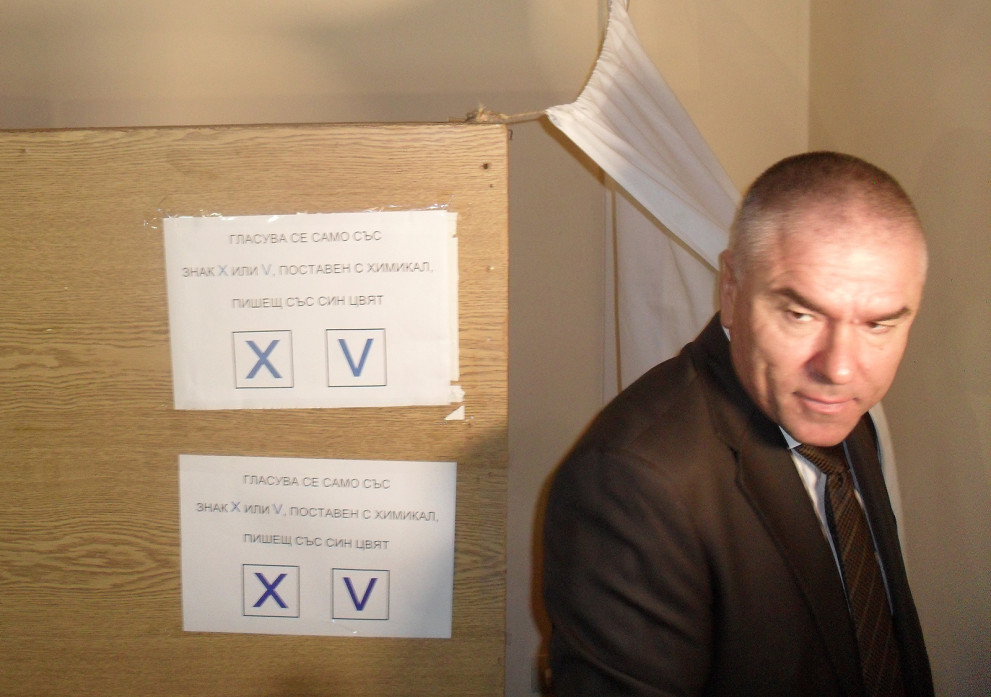 Веселин Марешки гласува в курорта „Златни пясъци”