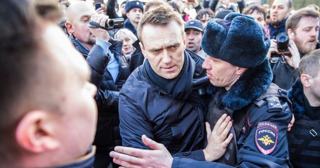 Полицията в Москва пристигнаха днес в московския офис на създадения