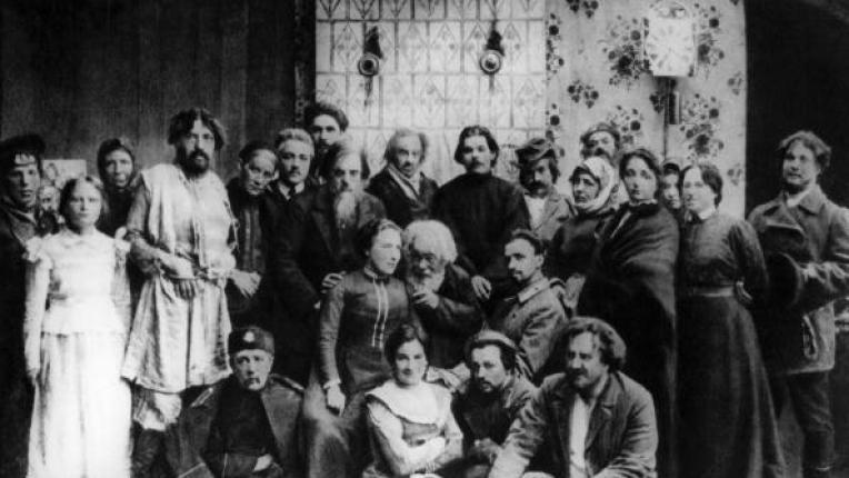  „ Колкото по-красив е мъжът, толкоз по-малко благонадежден е като мъж и татко “ - превъзходни цитати от Максим Горки 