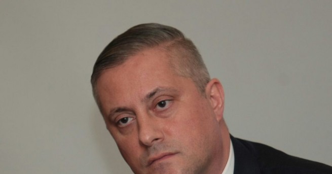 Седесари влязоха в ръкопашна схватка Заседанието на Националния съвет на