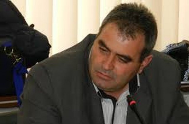 СалихБуковян играл двойна игра в изборния ден, твърди зам.-председател на СИК