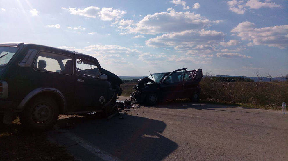 Двама души загинаха при тежък инцидент на пътя Нови пазар - Стоян Михайловски,