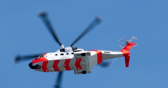 Малък хеликоптер линейка се разби във Филипините предаде АФП Седем души