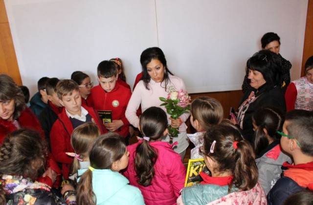 Авторът на приключенската поредица „Хариша” Биляна Траянова посети Банско