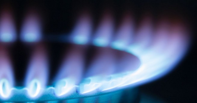 Комисията за енергийно и водно регулиране ще обяви днес решението