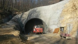 Обходен път с тунел