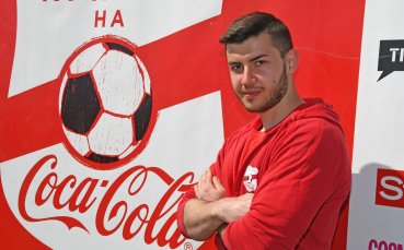 Станислав WickyBG Чакъров за футбола на зеления терен и пред компютърния екран