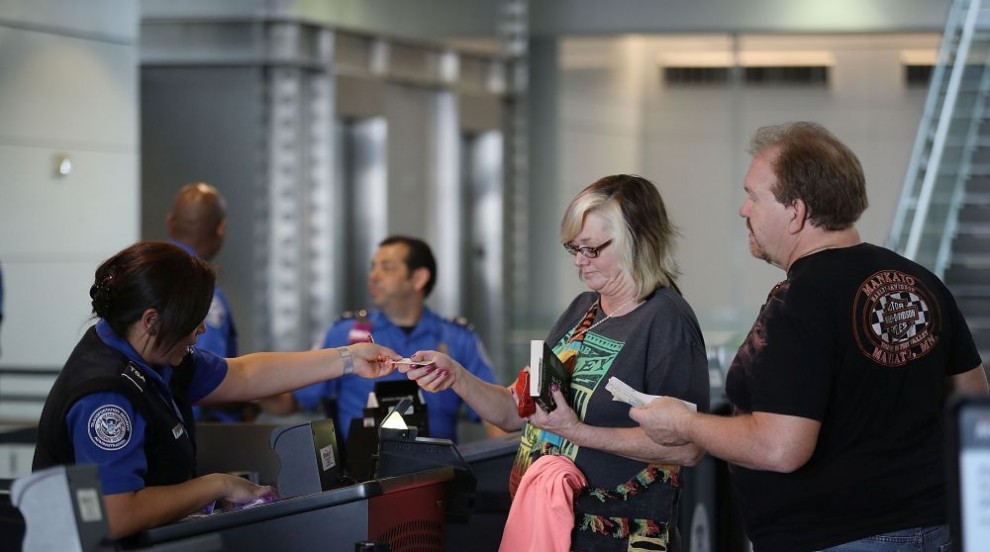 САЩ пред транспортен колапс: Отмениха над 2700 полета