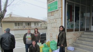 деца дръвчета хартия