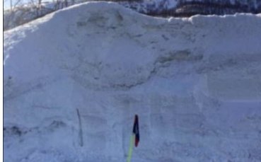 В Норвегия играят футбол и при 6 метра сняг