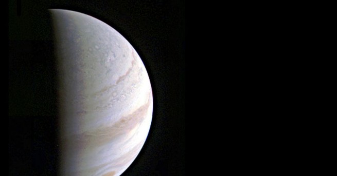 Учени регистрираха мощно рентгеново излъчване над южния полюс на Юпитер