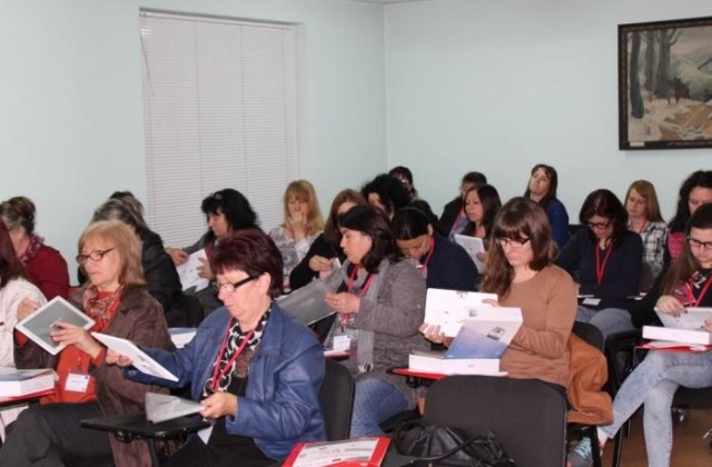 Жени от Гоце Делчев се учат как да печелят от домашните си умения