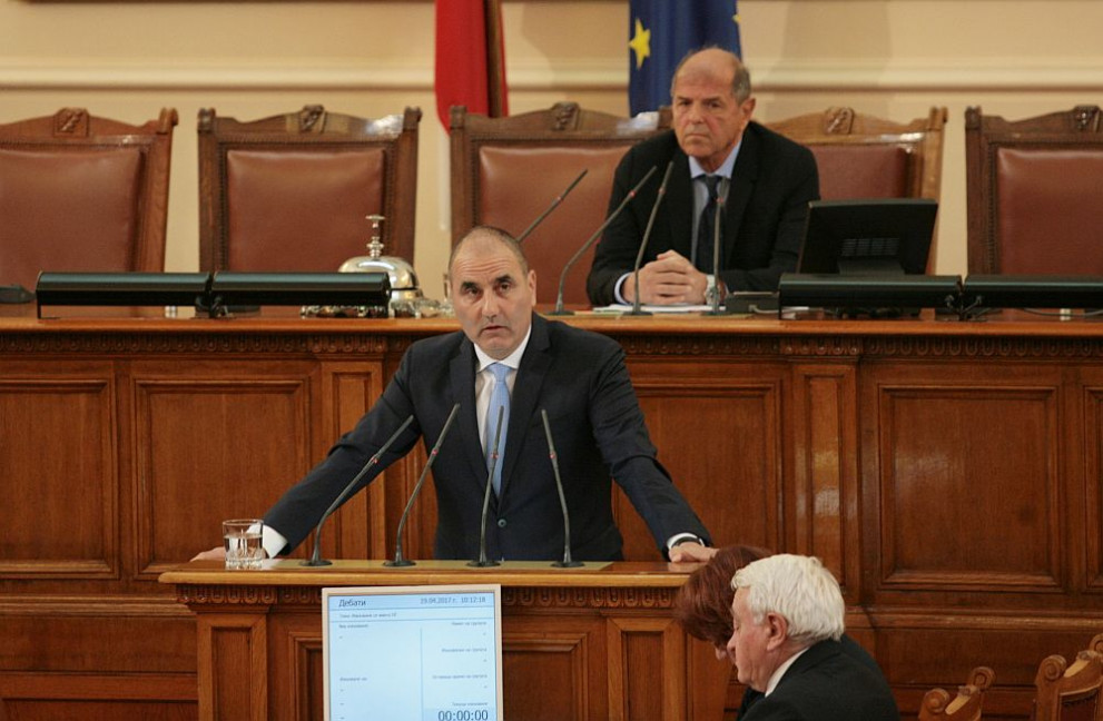 Зам.-председателят на ГЕРБ Цветан Цветанов прочете декларацията на парламентарната група на първото заседание на 44-ото НС