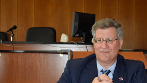 съдия Ричърд Гейбриъл от Върховния съд на американския щат Колорадо