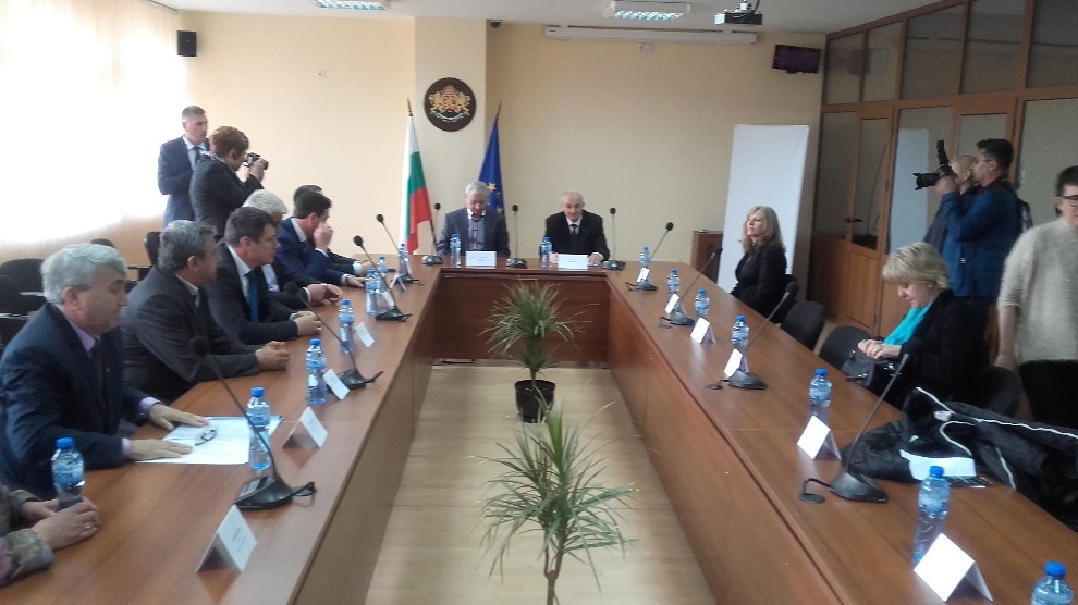 Служебният министър-председател на среща с кметовете от област Кърджали