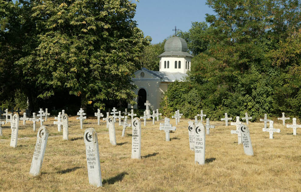 Военно гробище