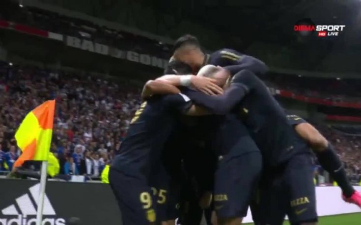 Тигъра сръфа Лион насред стадиона му