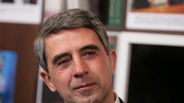 Плевнелиев: Прогнозата за времето в личния ми живот е слънчева
