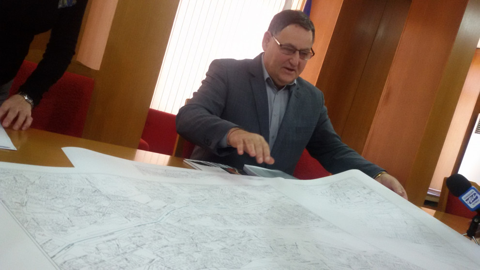 Описани са всички преместваеми обекти