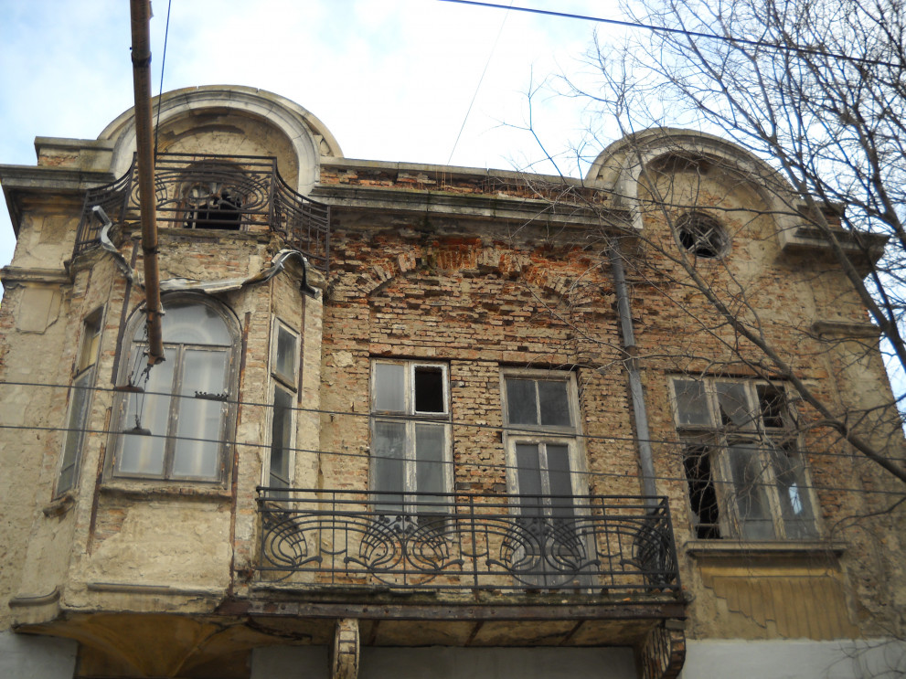 Много от сградите-паметници на културата във Варна са в лошо състояние