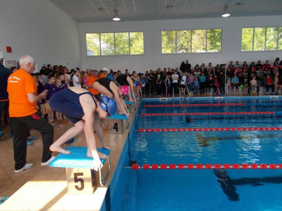 130 състезатели събра турнир по плуване и водно спасяване в Павликени