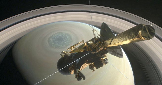 Американската космическа сонда Касини пристъпи към финалното спускане в атмосферата
