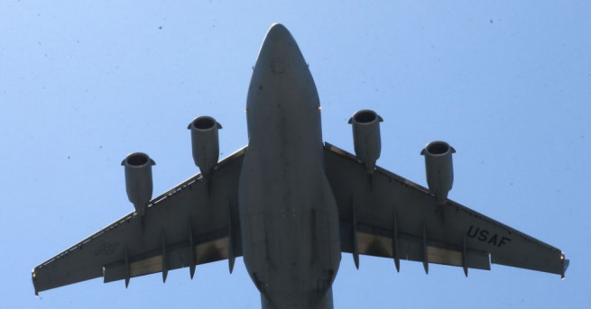Руски военен самолет Ил 20 с 14 военнослужещи изчезна над Средиземно