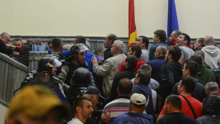 Политолог: Събитията в Македония - професионална операция
