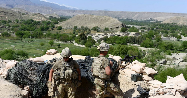 Бивши посланици на САЩ в Афганистан във вторник предупредиха срещу