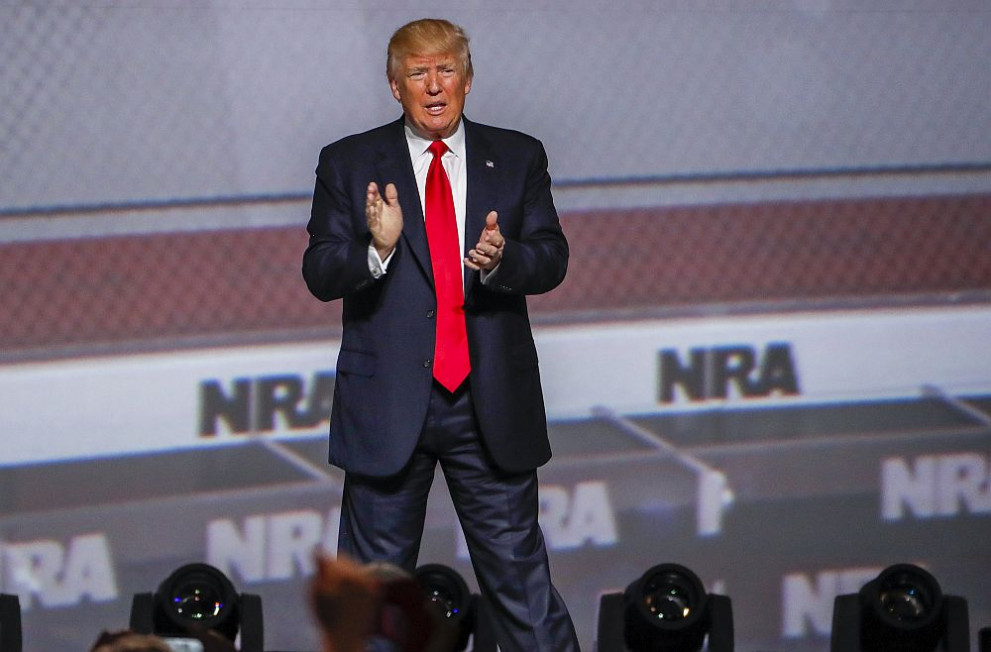 Президентът на САЩ Доналд Тръмп на форума на Националната асоциация на притежателите на огнестрелни оръжия в Атланта