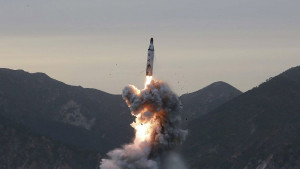 Северна Корея е изстреляла най малко една балистична ракета в неделя