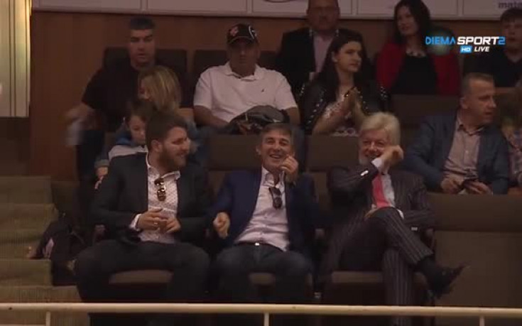Вальо Михов гледа финала за Купата на България по волейбол