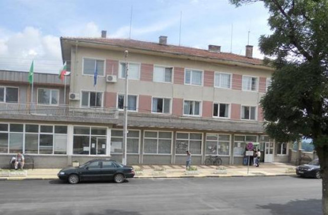 Сградата на общинската администрация в Антоново