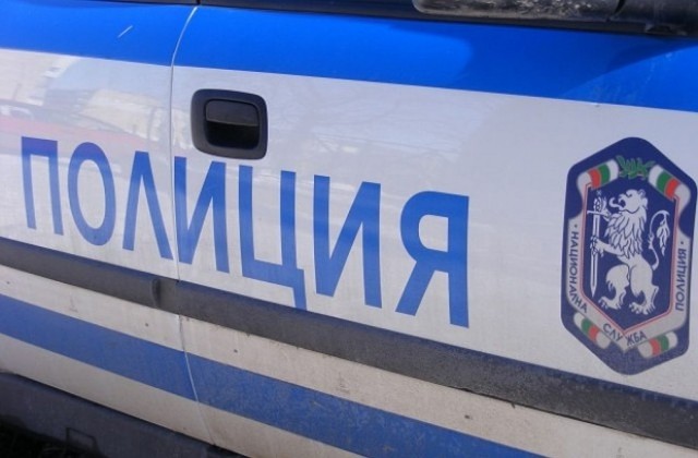 Крадец разби паркиран автомобил в Сандански