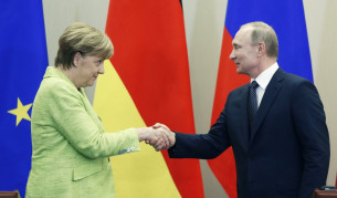 Знакова среща Меркел-Путин - защо говориха за гейовете в Чечня