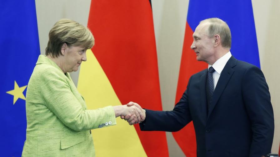 Знакова среща Меркел-Путин - защо говориха за гейовете в Чечня