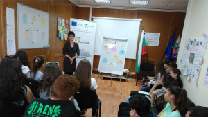 ученици дискусия