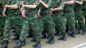 Новият военен министър ще работи за връщането на казармата