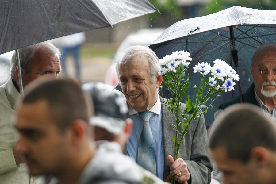 Левски поднесе цветя пред бюста на Гунди1
