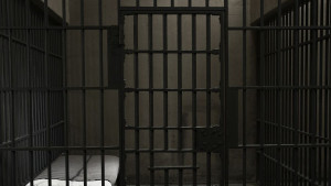 Зад решетките