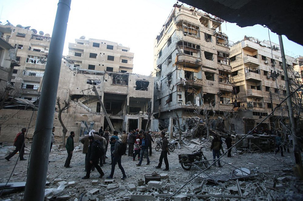Сирийският град Дума след бомбардировки през април